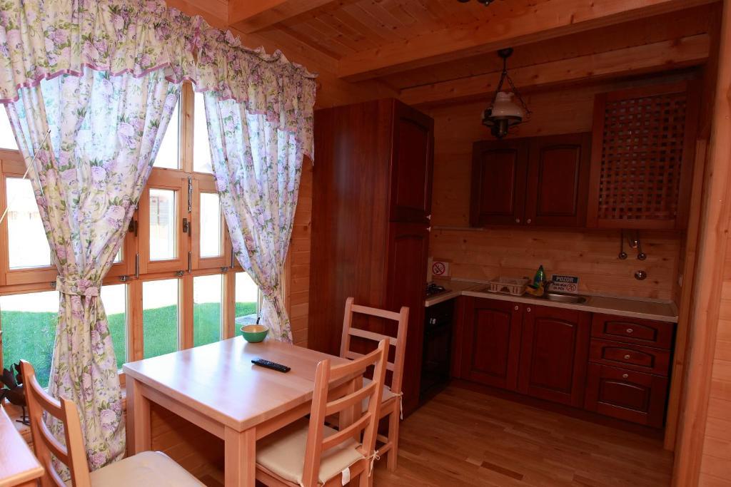 Krasograd Villa Pisarovina Værelse billede